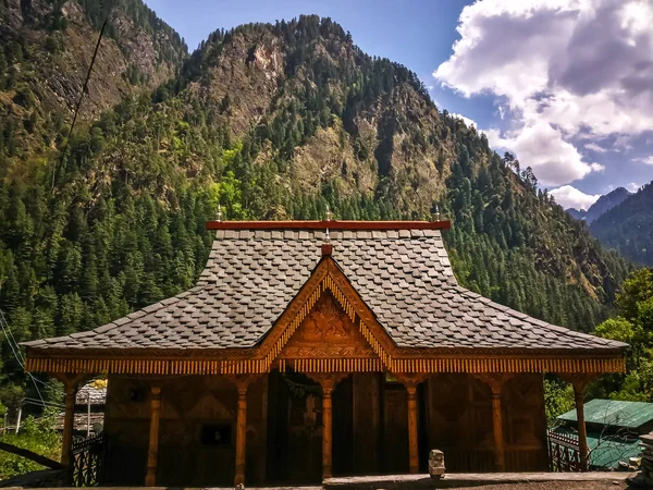 Manikaran Índia Abril 2016 Casa Madeira Pequena Aldeia Montanha Entre — Fotografia de Stock