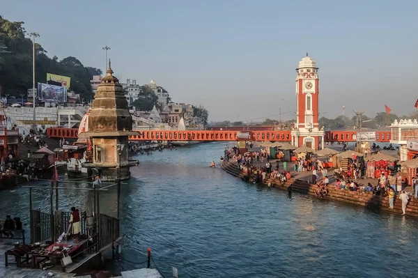 Haridwar Índia Dezembro 2016 Pessoas Aterro Rio Ganga Har Pauri — Fotografia de Stock