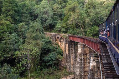 Coonoor, Tamil Nadu, Hindistan - Ocak, 25, 2017. Nilgiri dağ demiryolu, çalışan Mettupalayam ve Udagamandalam Güney Hindistan arasında.