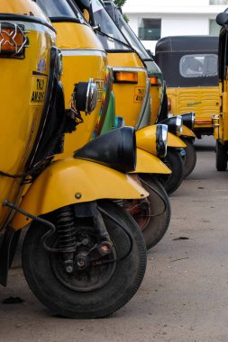 Chidambaram, Hindistan - Aralık, 16, 2017. Çekçek taksi durağı Chidambaram, Hindistan