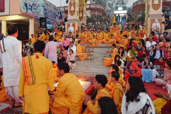 Rishikesh Indie Listopada 2017 Ganga Aarti Ceremonii Aśramie Parmarth Niketan — Zdjęcie stockowe