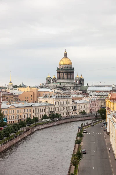 São Petersburgo Rússia Julho 2011 Bela Paisagem Urbana Dia Chuvoso — Fotografia de Stock