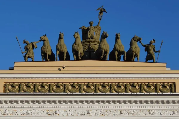 San Petersburgo Rusia Abril 2017 Día Soleado San Petersburgo Edificio — Foto de Stock