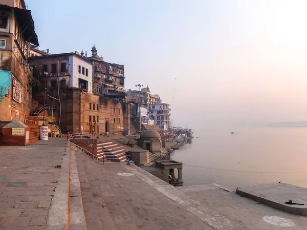 Varanasi, Hindistan - Aralık, 9, 2017. Varanasi Ghats. — Stok fotoğraf