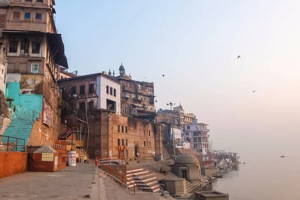 Varanasi, Hindistan - Aralık, 9, 2017. Varanasi Ghats. — Stok fotoğraf