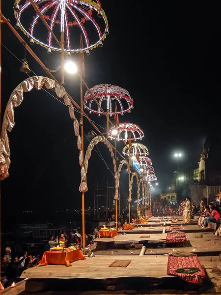 Varanasi, India. Ganga Aarti ceremony at Dasashvamedh Ghat. — Stock Photo, Image