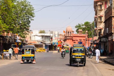 Bikaner, Hindistan - Mart 2018. Bikaner 'de sokak trafiği.