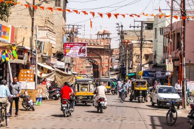 Bikaner, Hindistan - Mart 2018. Bikaner 'de sokak trafiği.