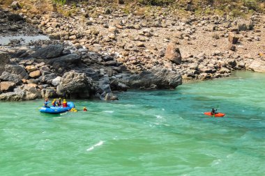 Rishikesh, Hindistan - Nisan 2018. Ganga Nehri 'nde rafting, Rishikesh, Uttarkhand, Hindistan