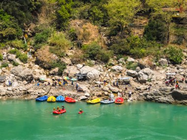 Rishikesh, Hindistan - Nisan 2018. Ganga Nehri 'nde rafting, Rishikesh, Uttarkhand, Hindistan