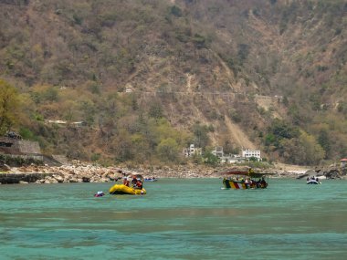 Rishikesh, Hindistan - Nisan 2018. Ganga Nehri 'nde rafting, Rishikesh, Uttarkhand, Hindistan