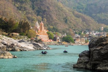 Rishikesh, Hindistan - Nisan 2018. Ganga Nehri 'nde rafting, Rishikesh, Uttarkhand, Hindistan