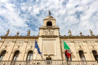 Padova, İtalya - Eylül 2018. Palazzo Moroni 'nin güzel mimarisi, Comune di Padova.