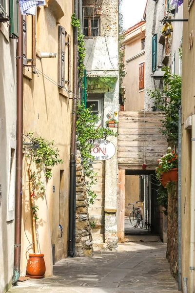 Grado Włochy Około Sierpnia 2018 Roku Piękne Ulice Grado Słoneczny — Zdjęcie stockowe