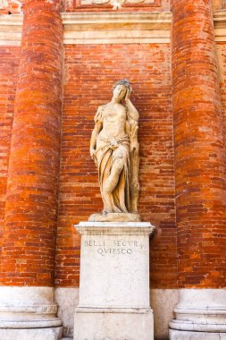 Vicenza, İtalya - Eylül 2018. Vicenza 'da Loggia del Capitaniato' nun mimarisi.