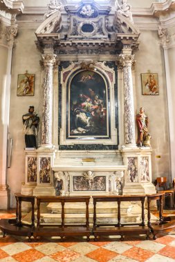 Lonigo, İtalya - Eylül 2018. Lonigo 'daki Katolik Kilisesi (Chiesa Vecchia).