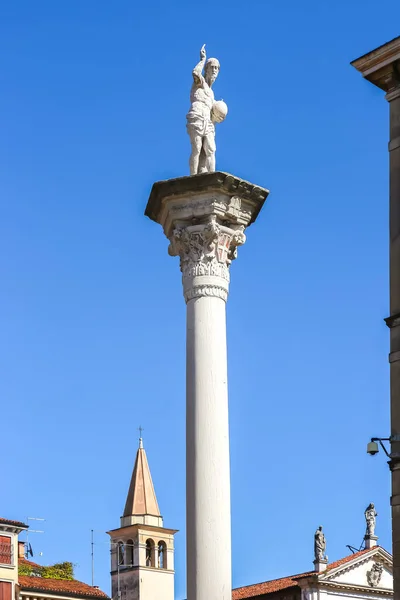 Vicenza Italia Circa Settembre 2018 Antiche Colonne Con Statue Piazza — Foto Stock