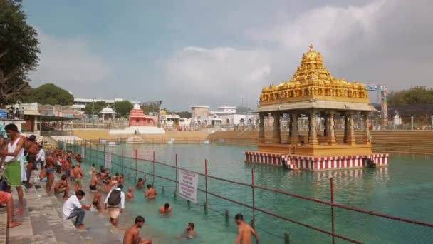 蒂鲁帕提 Tirupati India 2019年12月 Nitya Pushkarini寺庙的景观 位于地鲁巴提地鲁迈拉的Venkateswara Swamy Vaari寺庙附近 — 图库视频影像