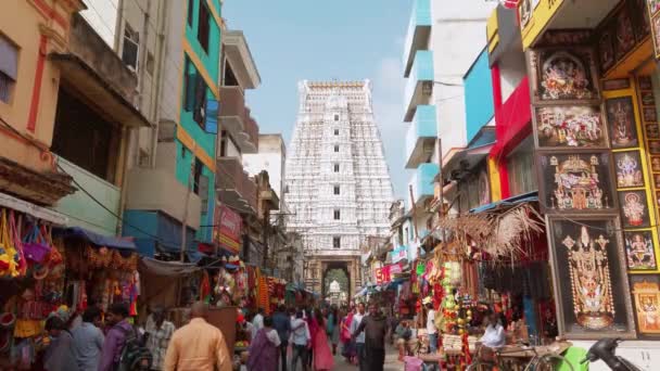 蒂鲁帕提 Tirupati India 2019年12月 被奉献者访问地鲁巴提Govinda Raja Swamy寺 — 图库视频影像