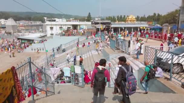Tirupati India Nagyjából 2019 December Bhakták Meglátogatják Balaji Templomot Tirumala — Stock videók