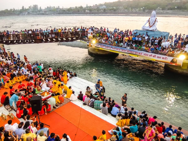 Rishikesh Índia Circa Março 2018 Cerimônia Ganga Aarti Parmarth Niketan — Fotografia de Stock