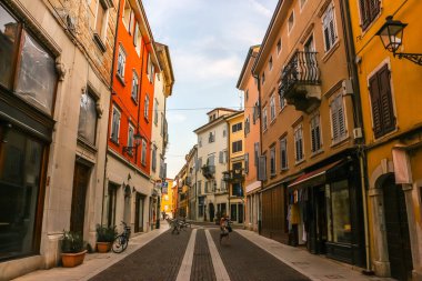 Gorizia, İtalya - Ağustos 2018. Gorizia şehir merkezinin güzel mimarisi.