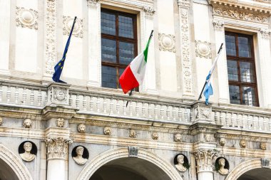 Brescia, İtalya - Eylül 2018. Brescia şehir merkezinin güzel mimarisi.