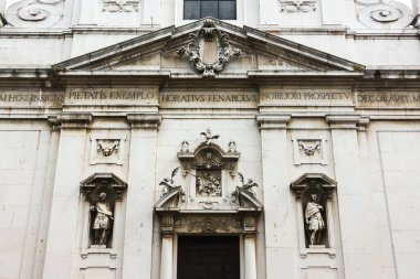 Brescia, İtalya - Eylül 2018. Brescia 'daki Katolik Kilisesi' nin (Chiesa dei Santi Faustino e Giovita) güzel mimarisi.