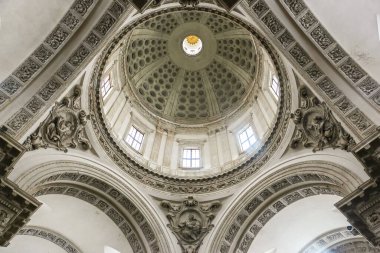 Brescia, İtalya - Eylül 2018. Katolik Kilisesi (Santa Maria Assunta Katedrali)).