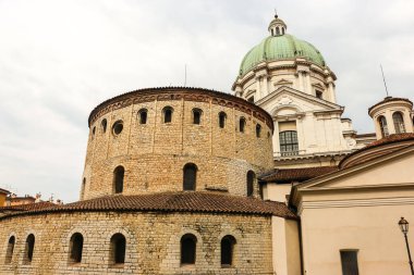 Brescia, İtalya - Eylül 2018. Katolik Kilisesi 'nin mimarisi (Santa Maria Assunta Katedrali)).