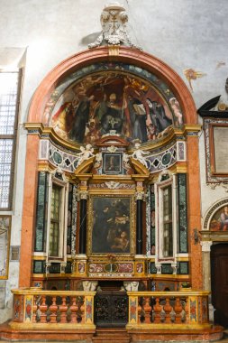 Parma, İtalya - Eylül 2018. Katolik Kilisesinin İçi (Chiesa di San Giovanni Evangelista).