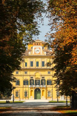 Parma, İtalya - Eylül 2018. Ducal Palace 'ın (Palazzo Ducale di Parma Sarayı) güzel mimarisi.).