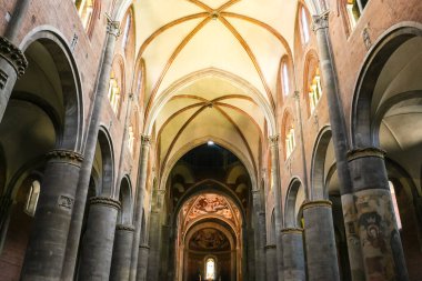 Piacenza, İtalya - Eylül 2018. Piacenza 'daki Katolik Kilisesi (Duomo di Piacenza).