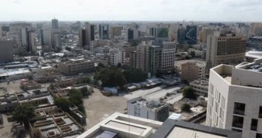 Gündüz vakti Doha şehrinin panoraması.