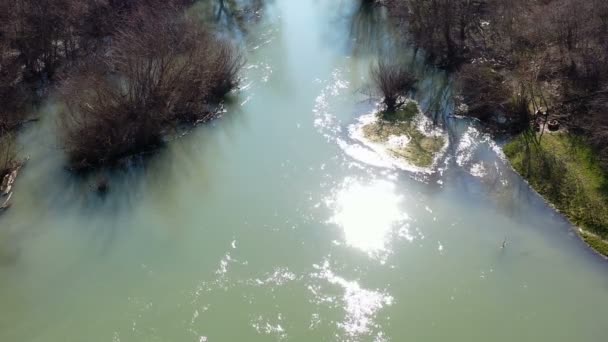 Disparo Del Dron Del Pequeño Río Fluye Entre Llanura Las — Vídeos de Stock