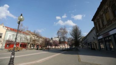 Time LAPSE - Virüs koronası yüzünden boş bir şehir meydanı - covid 19