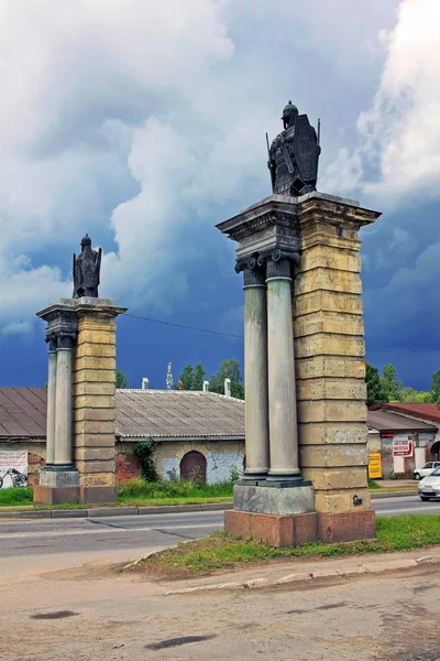 Смоленские ворота в Гатчине — стоковое фото