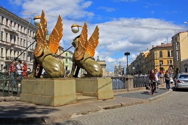 Банковский мост в Санкт-Петербурге, Россия — стоковое фото