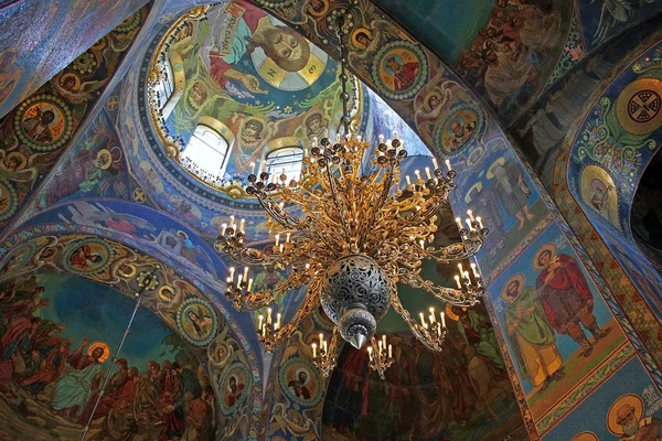 Mozaik ve kilise o iç süslü bir avize