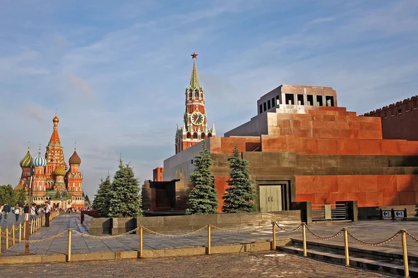 Mausoleo de Lenin en la Plaza Roja de Moscú, Rusia — Foto de Stock