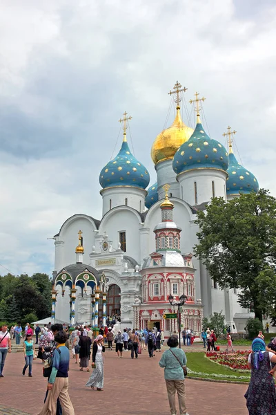 Sobór Zaśnięcia i kaplicy w Trójcy Sergiusz Ławra. Rosja — Zdjęcie stockowe