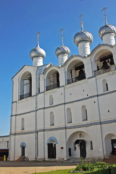 Glockenturm der Entschlafungskathedrale im Rostov Kremlin, Russland — Stockfoto