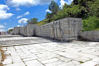 Bulgaristan geçişte Shipka Özgürlük Anıtı