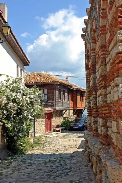 Nesebar, Bulgarie. Maisons typiques dans la vieille ville — Photo