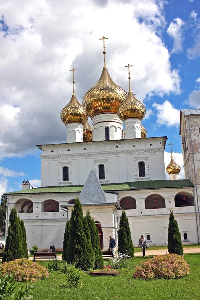 Resurrection men's monastery in Uglich, Russia — Stock Photo, Image