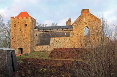 Letonya 'daki Sigulda Ortaçağ Kalesi