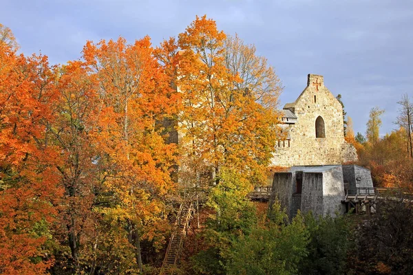 ラトビアのシグルダ中世の城 — ストック写真
