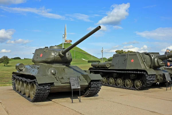 Czołg T-34 na Kopcu Chwały na Białorusi — Zdjęcie stockowe