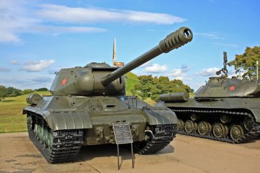 Is-2 tankı Mound of Glory 'de Belarus' ta.