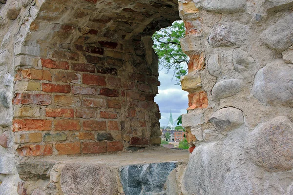 ドベレ ラトビア 5月2019 ドベレ城遺跡 城は1335年に より古代の城の上にリヴォニアの騎士団によって建てられました — ストック写真